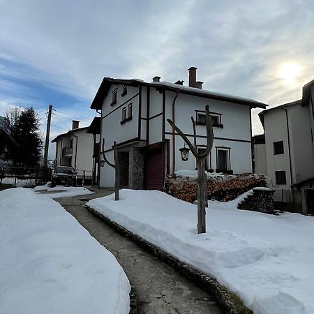 Mama Emiliya Guest House Beli Iskar Eksteriør billede