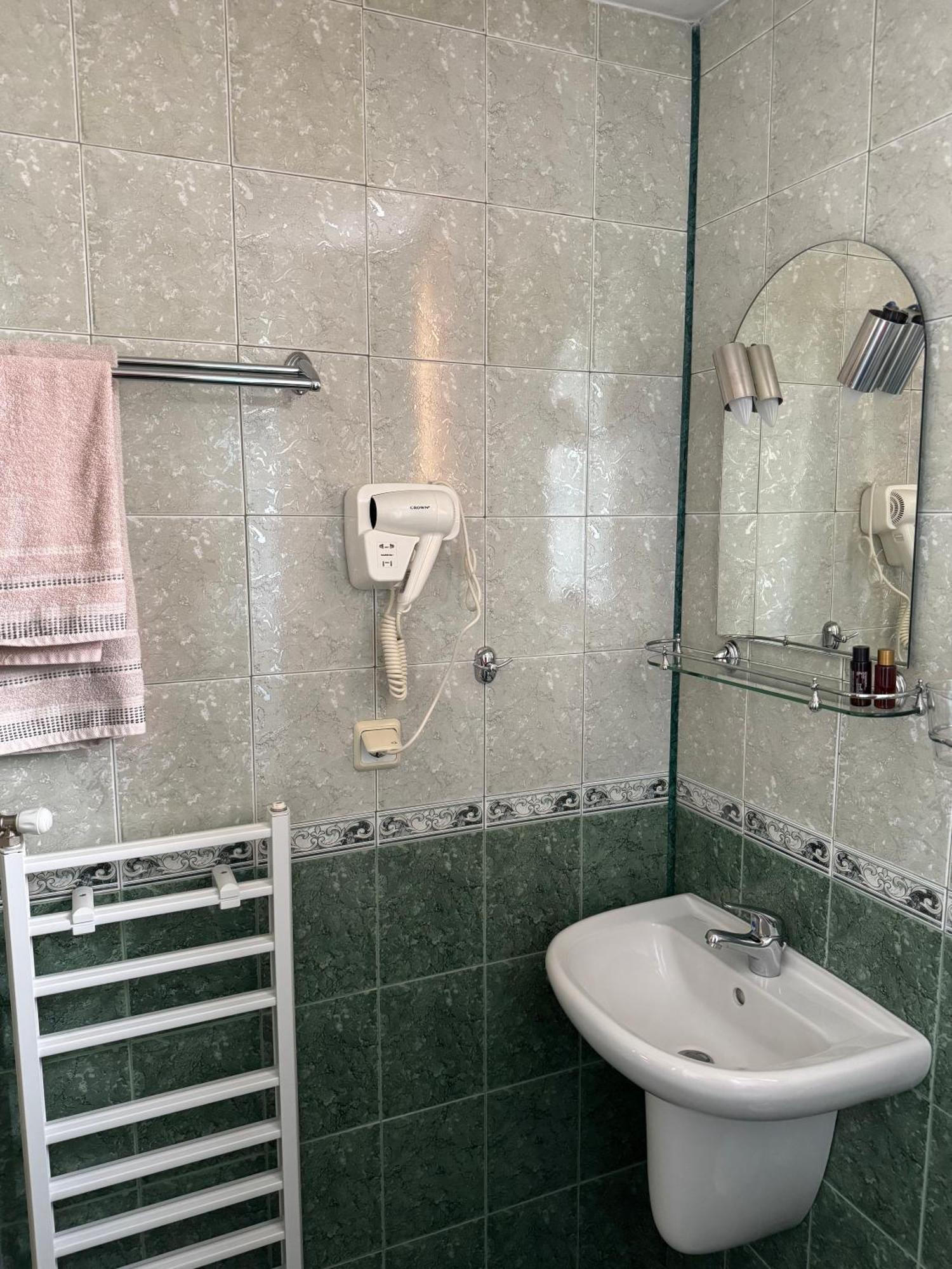 Mama Emiliya Guest House Beli Iskar Eksteriør billede