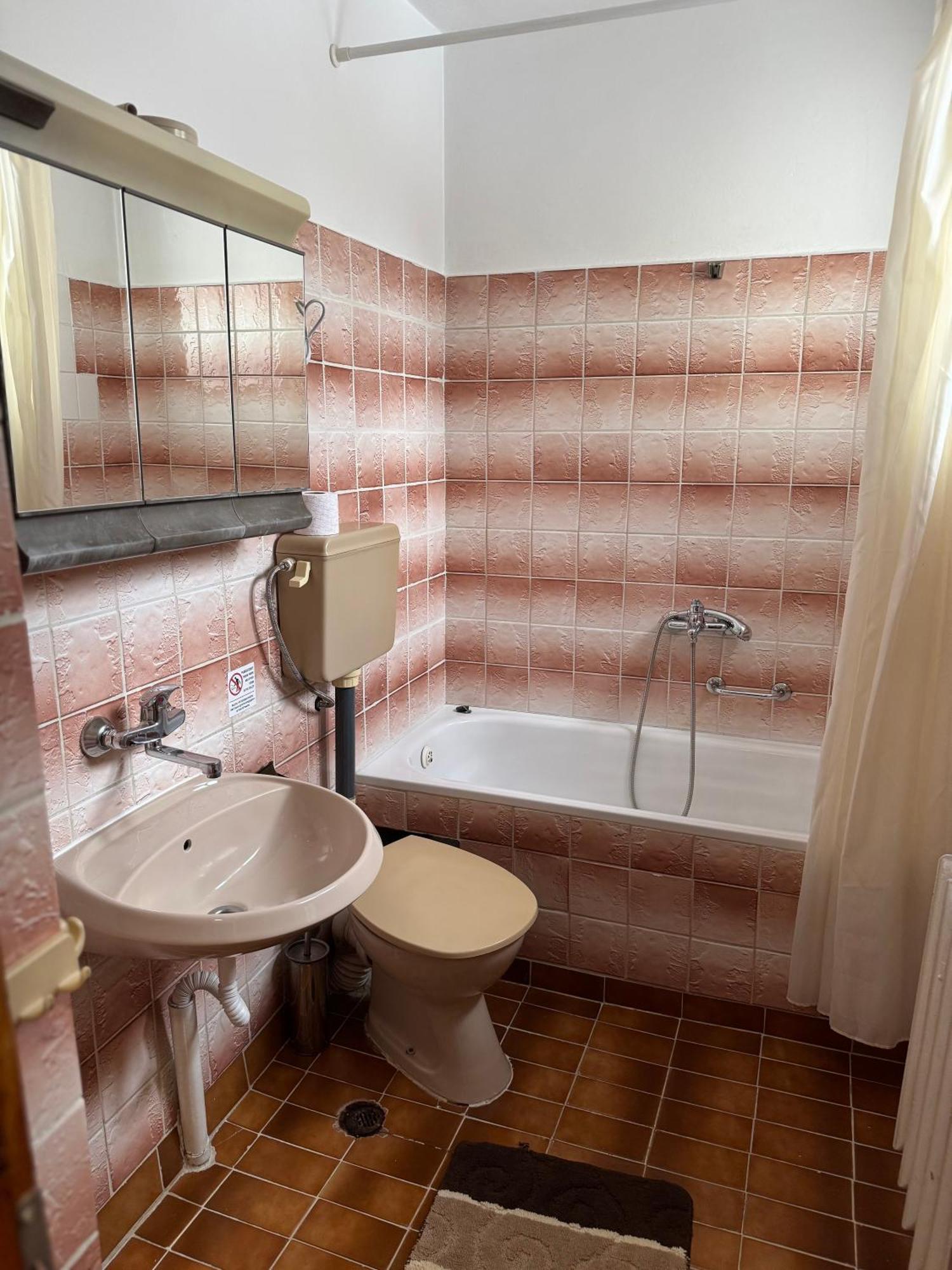 Mama Emiliya Guest House Beli Iskar Eksteriør billede