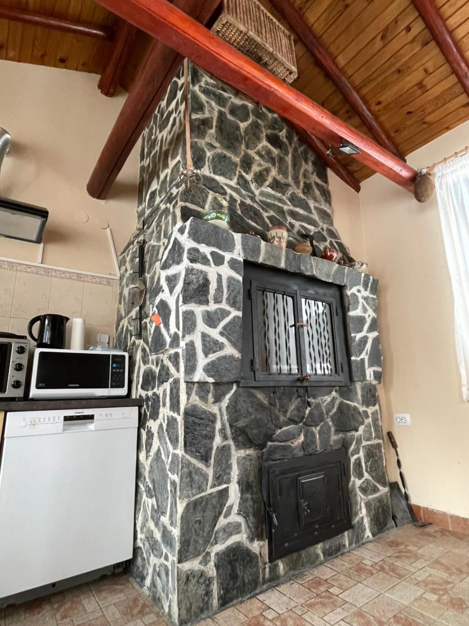 Mama Emiliya Guest House Beli Iskar Eksteriør billede